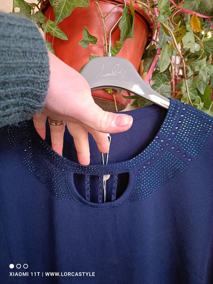 Maglione elegante con strass nero e blu notte - immagine 7