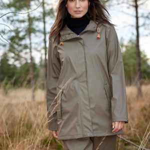 Giacca Antipioggia SC-Alexa 15: La Moda Incontra la Funzionalità