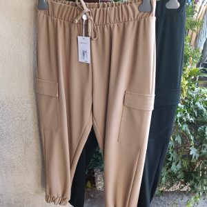 Pantaloni cargo in tessuto leggero beige e nero – Taglie comode