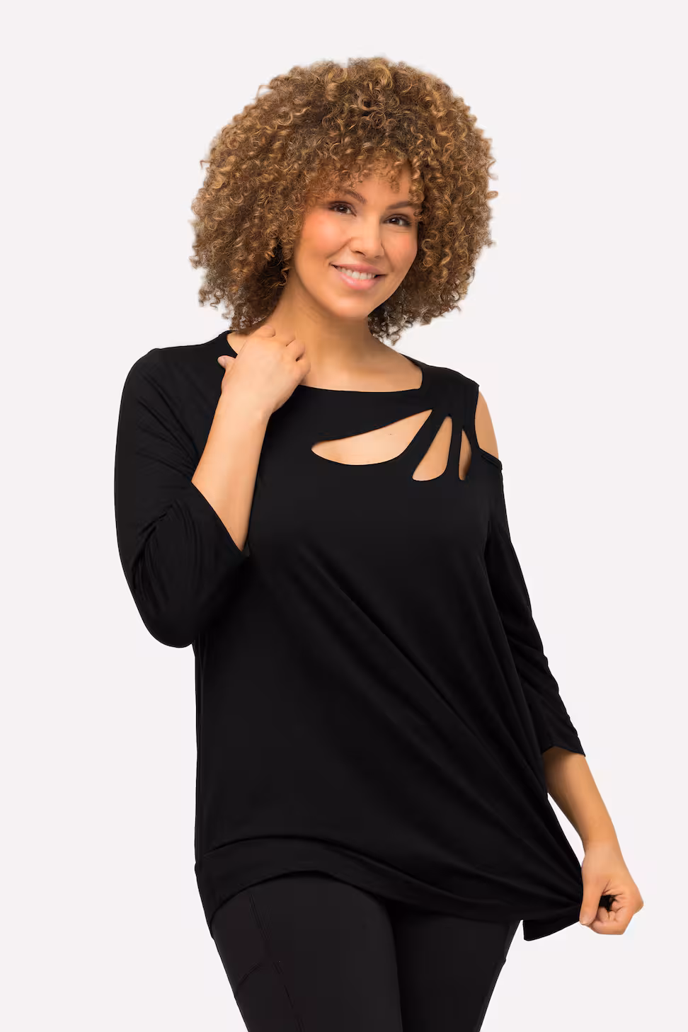 Maglia nera svasata con scollo a barca e taglio asimmetrico – Maniche 3/4