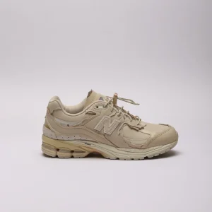 NEW BALANCE 2002 R PROTECTION PACK